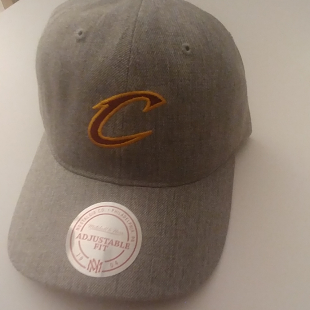 Mitchell & Ness Cavs Adjustable Strapback
